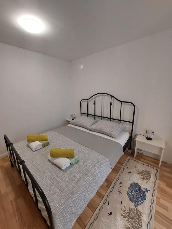 Apartman Katarina Apartment Cres Bagian luar foto